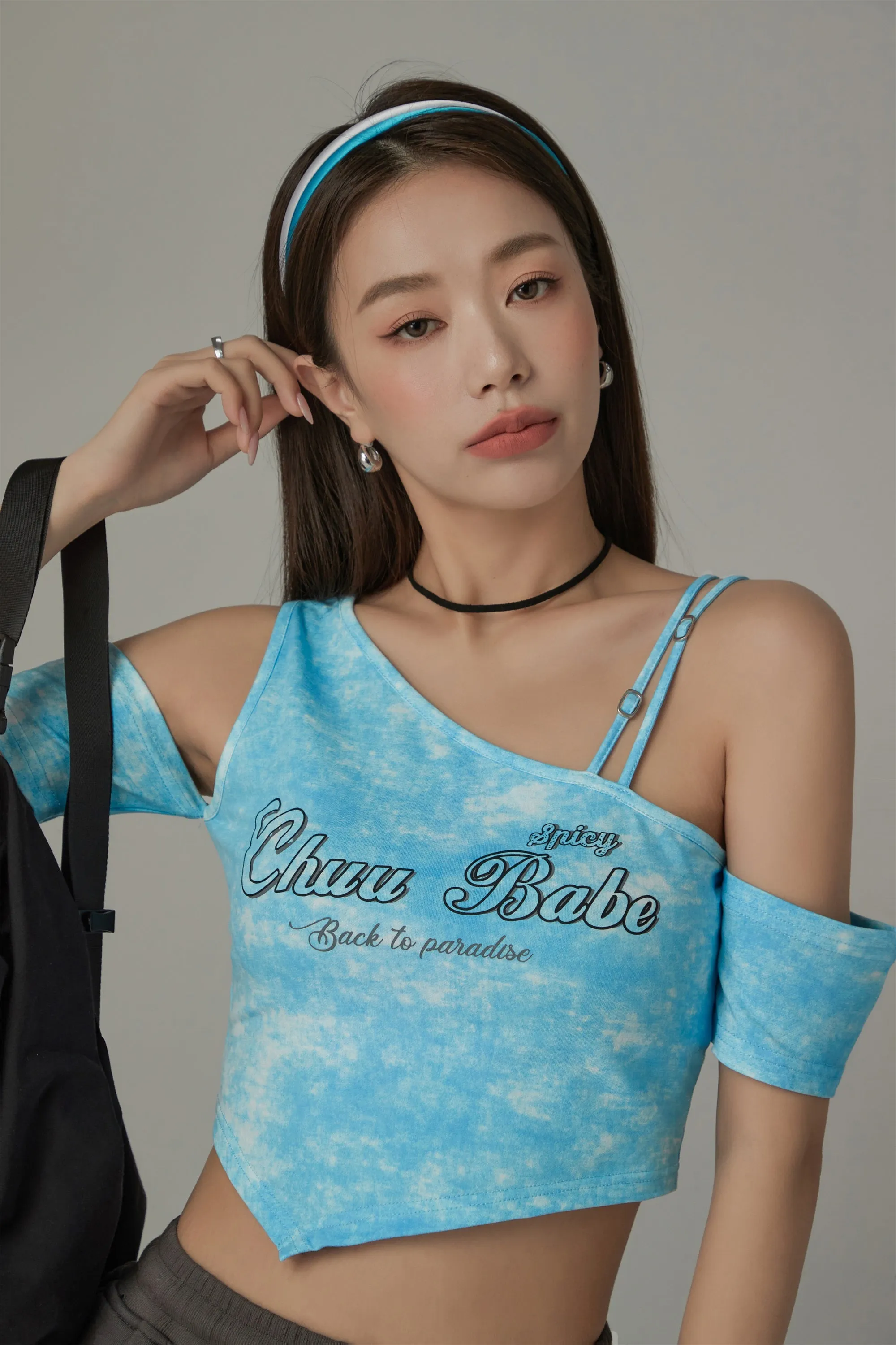 Chuu Babe Off-The-Shoulder Asymmetrical Cropped T-Shirt