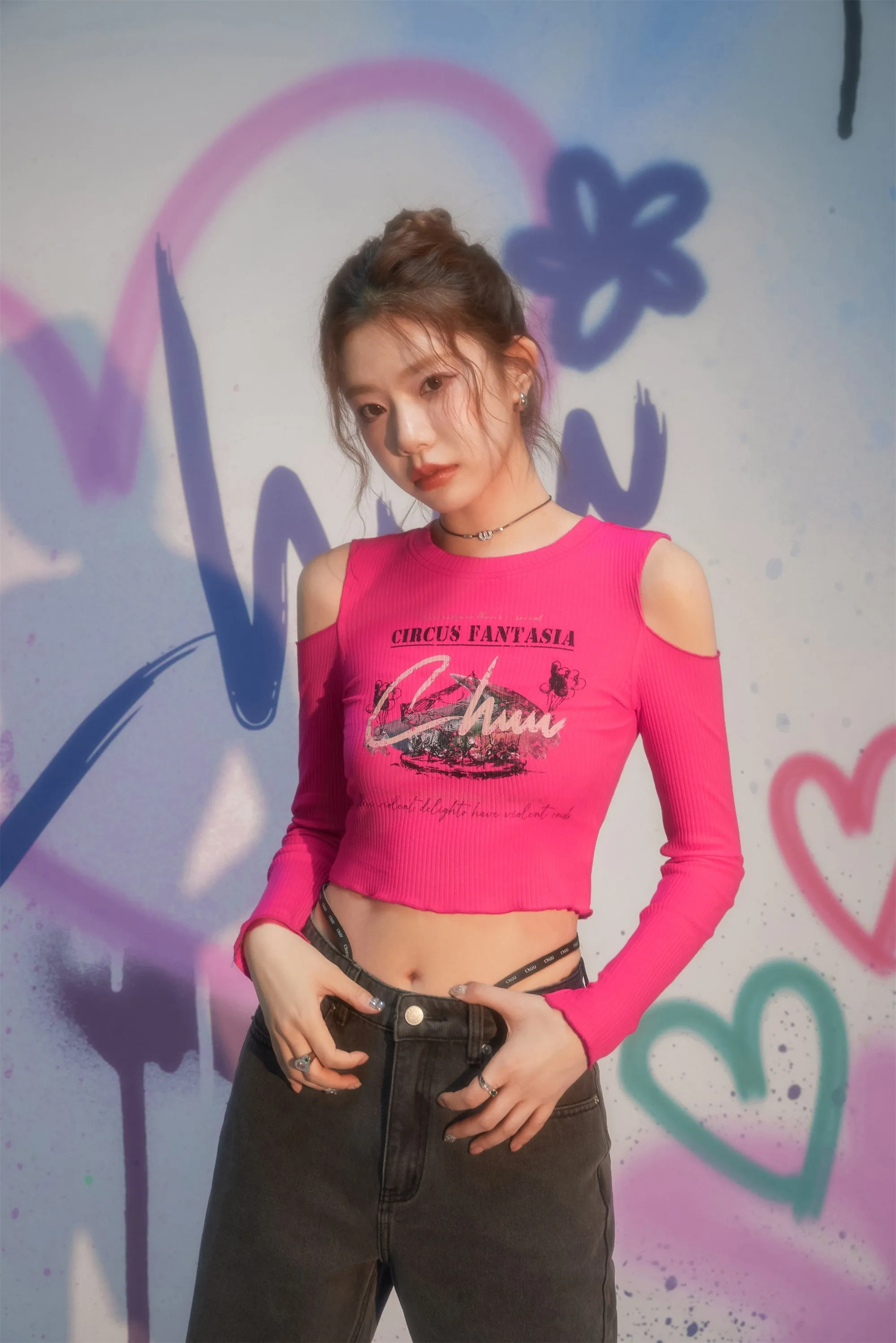 Chuu Circus Off-The-Shoulder Ribbed T-Shirt